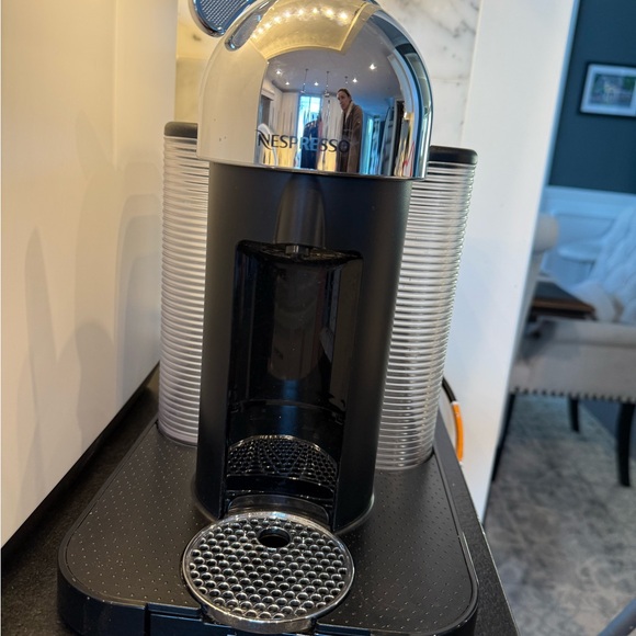 Nespresso by Breville Vertuo Coffee and Espresso Machine - Picture 2 of 3
